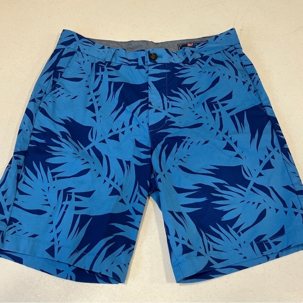 Vineyard Vines 9” Breaker Shorts Blue Hawaiian Floral Leaves print 32 NWOT - Picture 1 of 6